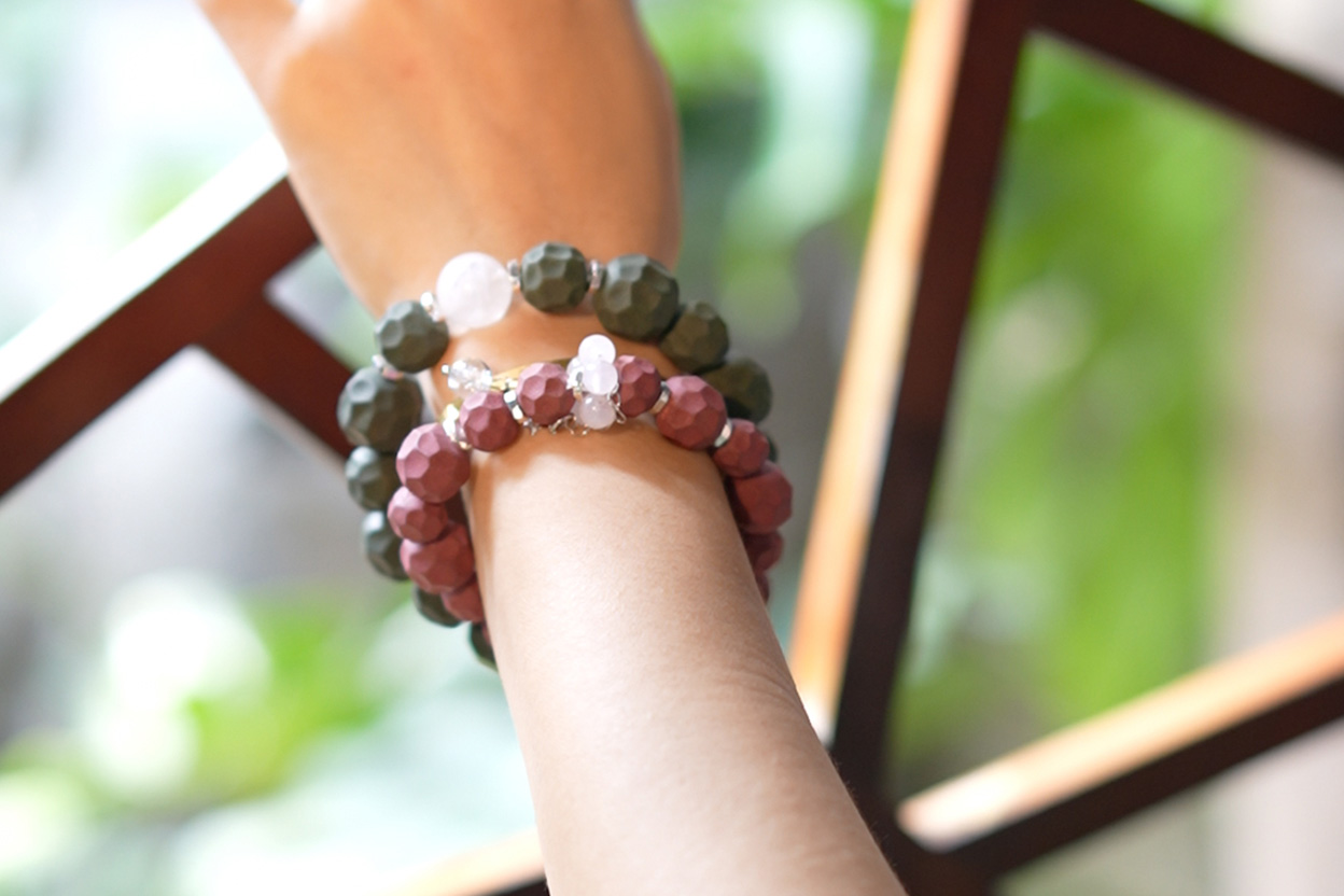 Zcheer rose incense bracelet made with rose-colored incense beads and natural rose formula materials.